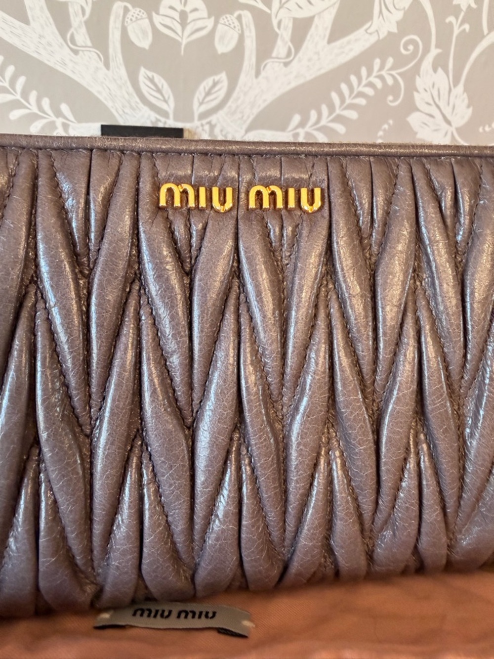 Miu Miu Matelassé Gathered Gray Leather Zip Long Wallet w/ Dustbag NWOT - Picture 3 of 17